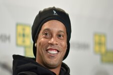 ronaldinho-hakkinda-merak-edilenler-61e550583a6aa.jpg