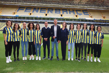 fenerbahce-kadin-futbol-takimi-defans-oyunculari-kimlerdir-61b3399b50e61.png